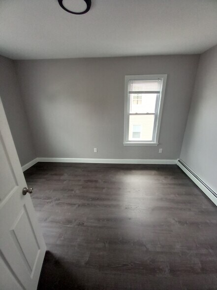 Building Photo - 177 Logee St