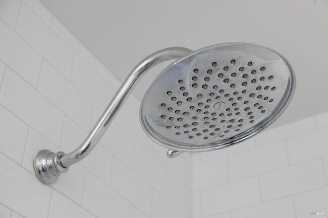 Building Photo - 700 Tamarack Dr