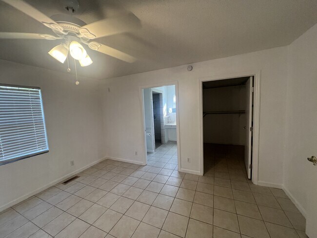 Building Photo - 6207 Ben Ln