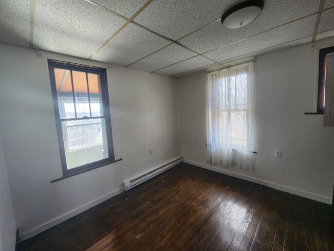 Building Photo - 1915 11th Ave