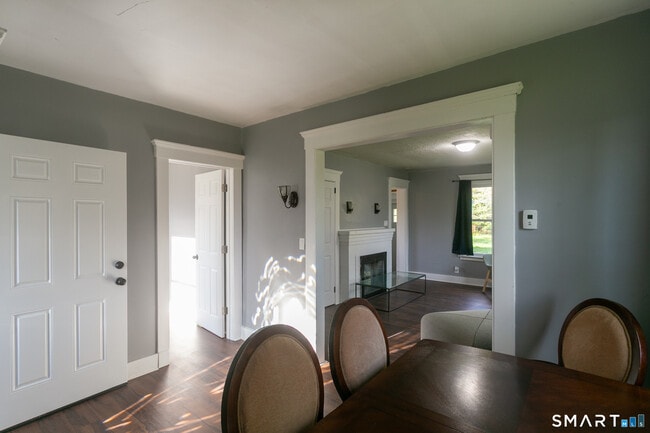 Building Photo - 101 Laurel St