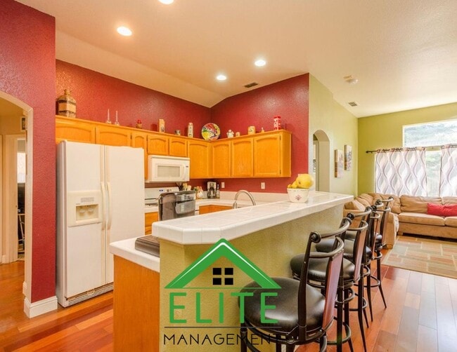 Building Photo - Charming 3-Bedroom Home in Prime Elk Grove...