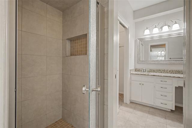 Building Photo - 3200 Hickory Ct