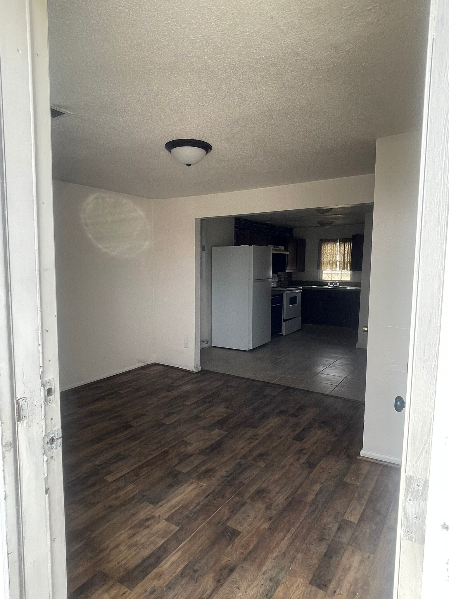 Building Photo - 520 Buckley St