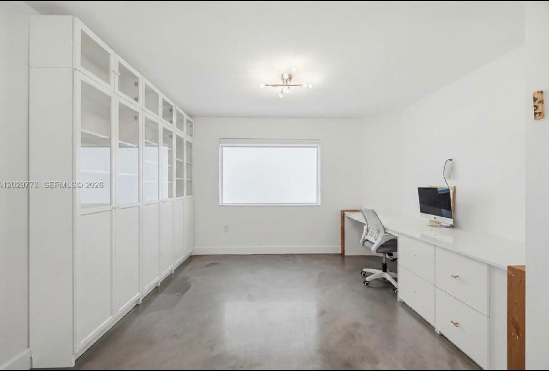 Building Photo - 2558 NE 206th Ter