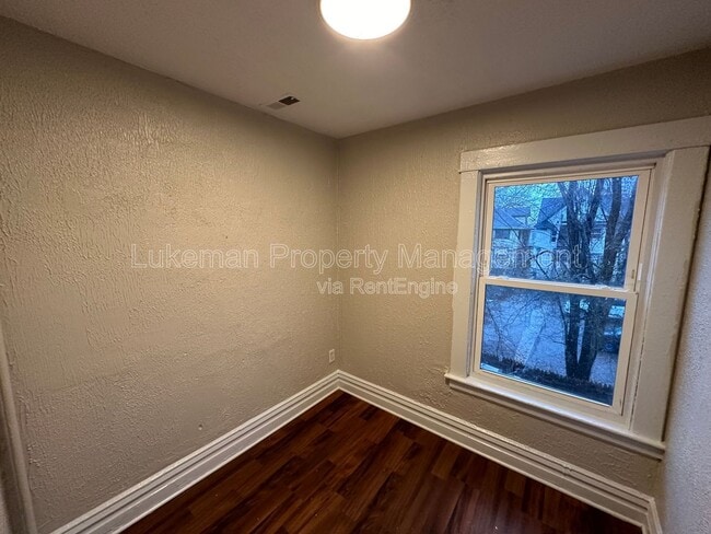 Building Photo - 517 Walnut Ct