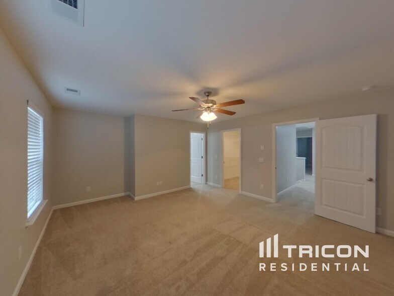 Building Photo - 313 Fairford Rd