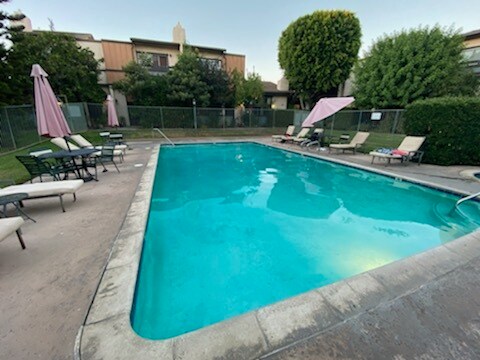 Building Photo - 13601 Valerio St