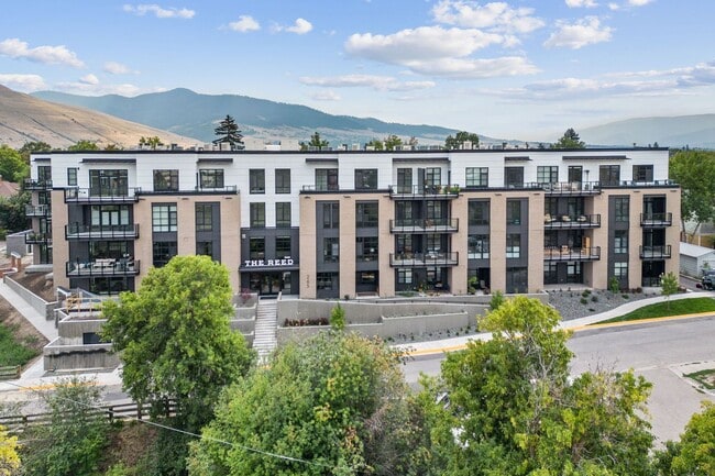 Building Photo - Hip Strip Furnished Condo in Reed Building $2,500 / Month - DATES NEGOTIABLE