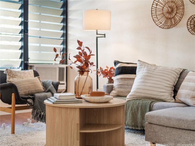 Building Photo - 1541 Dominis St