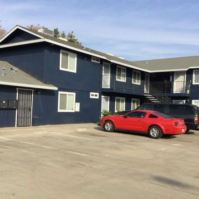 Primary Photo - Apartment For Rent in Merced