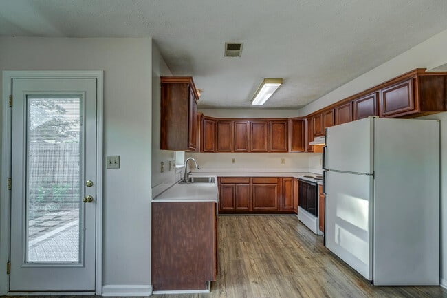 Building Photo - 3789 White Pine Dr