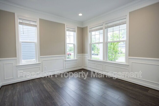Building Photo - 2425 Morgans Point Dr