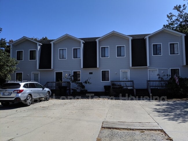 Building Photo - 207 Pine Grove Trail