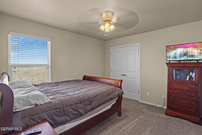 Building Photo - 4040 Loma Dante