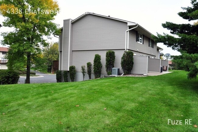 Building Photo - 4338 Chatsworth Cir