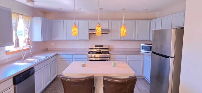 Building Photo - 2416 Boxwood Ln