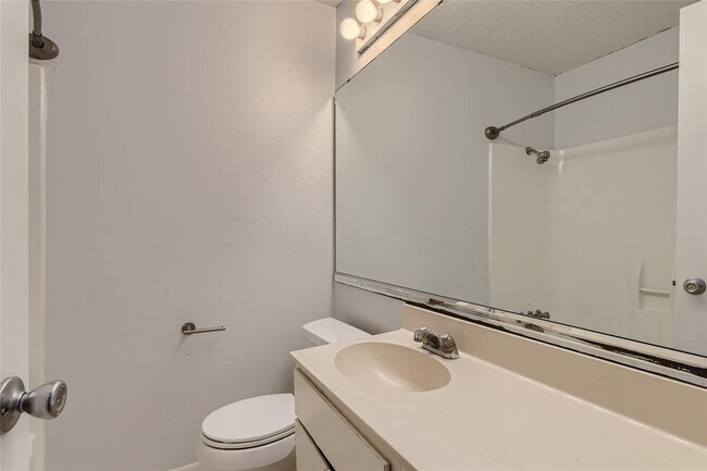 Building Photo - 2712 Parker Ln