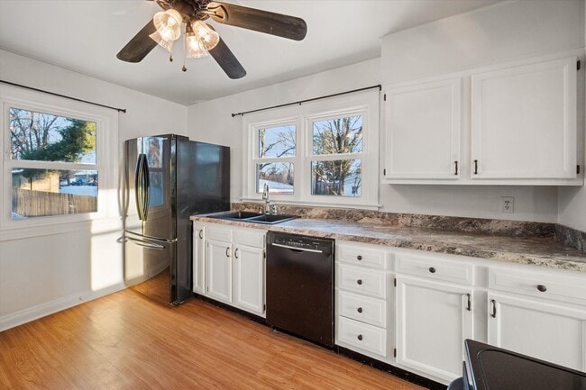 Building Photo - Charming Updated Home in the Heart of Jeffersontown