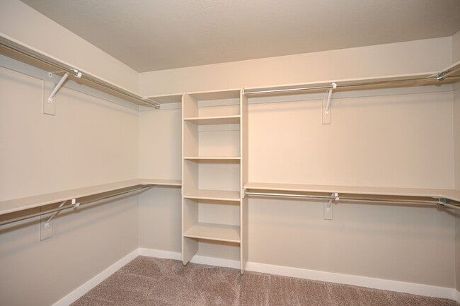 Building Photo - Beautiful Spacious Home in Bluffdale!