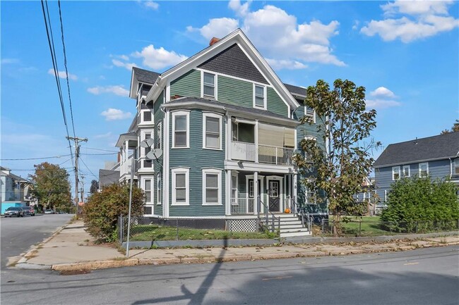 Building Photo - 244 Paradis Ave