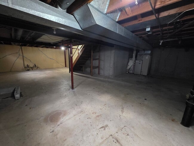 Building Photo - 1254-1256 Meadow Ln