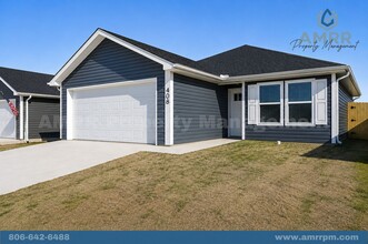 Building Photo - 408 Honeybee Ave