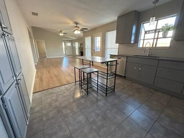 Building Photo - 1322 Maplewood Dr