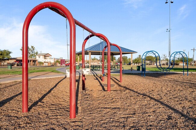 Building Photo - 4005 W Lincoln St