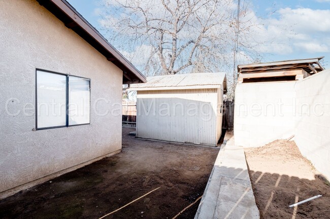 Building Photo - 2 Bedroom/1 Bath Home - $1495 Per Month