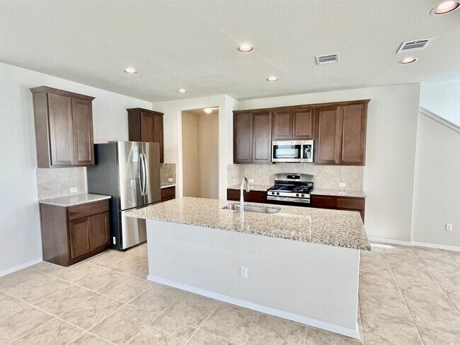 Building Photo - 111 Living Reef Dr