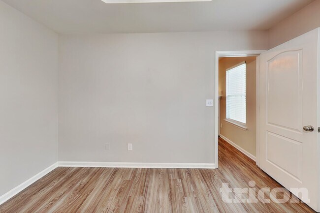 Building Photo - 6235 Leslie Drive