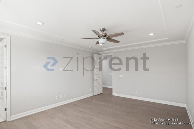 Building Photo - 205 Vereda del Turia