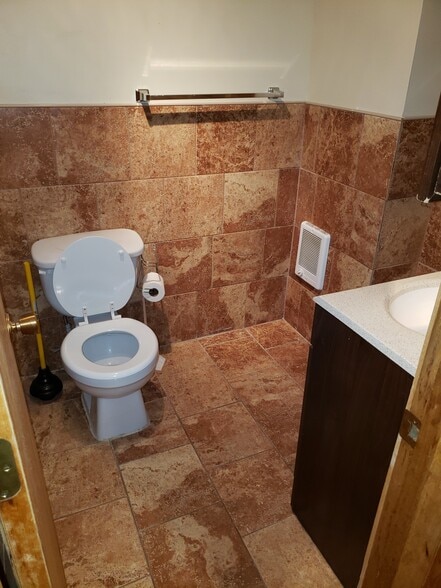 Building Photo - 417 5th Ave SE