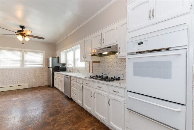 Building Photo - 129 Lynnway