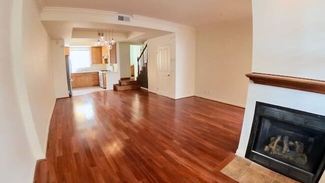 Building Photo - Beautiful 3 Story Townhouse with Roof Deck and Parking in Culver City!