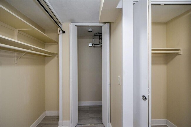 Building Photo - 620 Peachtree St NE