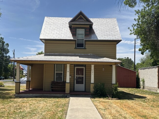 Building Photo - 191 400 W