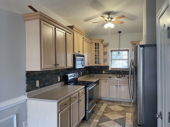 Building Photo - 109 Canyon Ct