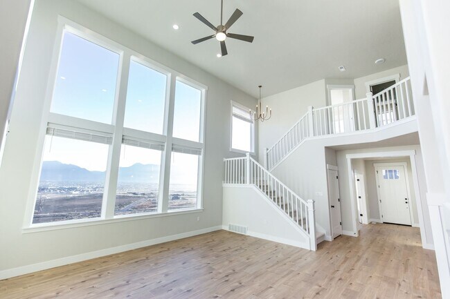 Building Photo - 1148 N Highpass Dr