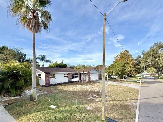 Building Photo - 13788 Montego Dr