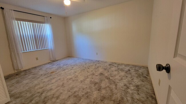 Building Photo - Homosassa 3/2/2 Pool Home