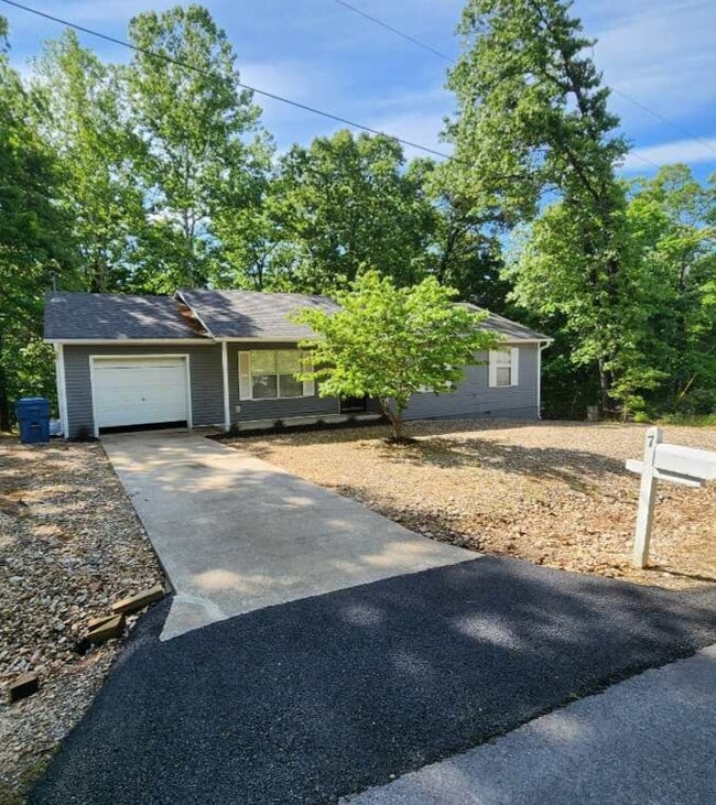 Building Photo - 7 Claypole Ln