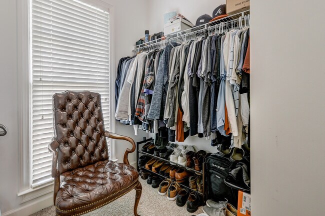 Building Photo - 2114 W Village Xing