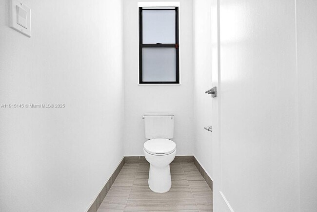 Building Photo - 12413 Solana Bay Cir