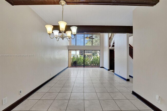 Building Photo - 760 E Coco Plum Cir