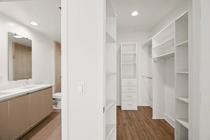 Building Photo - 5308 Sepulveda Blvd