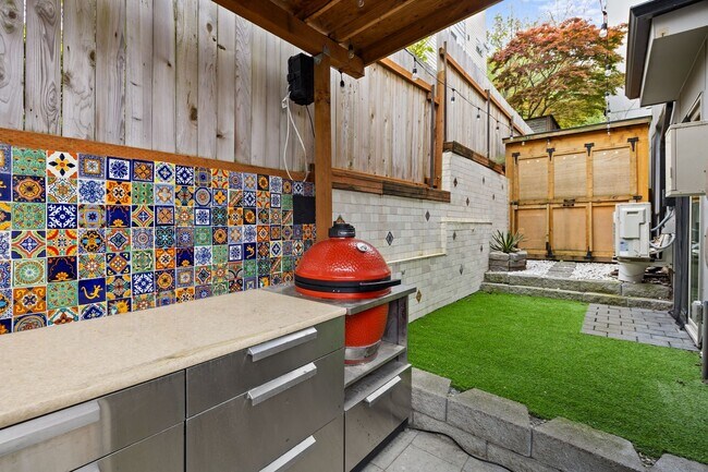 Building Photo - Stunning West Queen Anne Retreat with Iconic Puget Sound Views