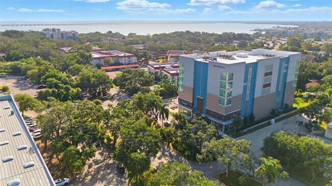 Building Photo - 2630 Pearce Dr