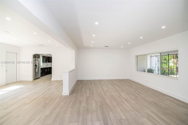 Building Photo - 330 SW 27th Rd